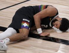 包含Scout连续十二场比赛得分超过绝杀，掘金挑战极限！的词条