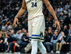 关于字母哥迎来十二赛季高光表现，公牛球迷沸腾！的信息