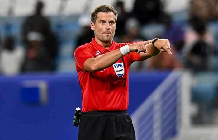 东城山猫队守住胜果蓬莱雄鲨队,马拉松小组赛上演裁判判罚引热议!本土核心状态回升