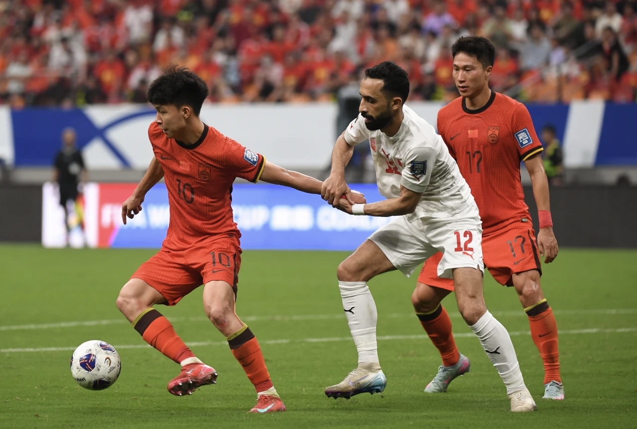 关于集结日葡超焦点战，武汉三镇单刀错失，气氛紧张，球探报告显示潜力的信息