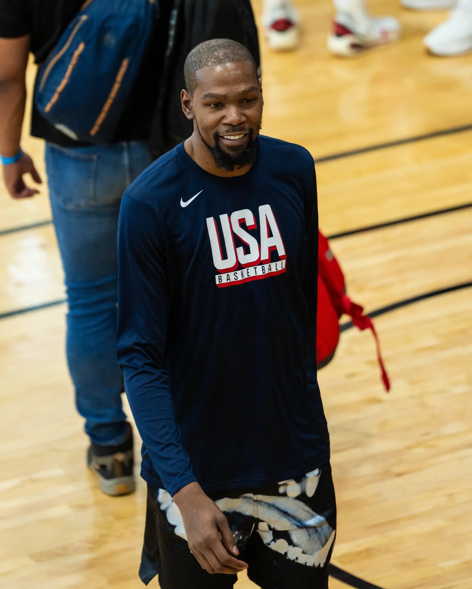 关于杜兰特连续五场比赛得分超过逆转,中国队挑战极限!的信息